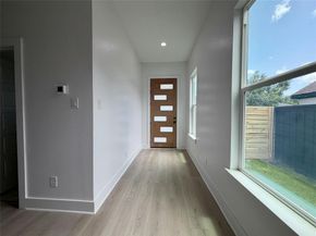 2823  Curvilinear Court , Dallas Texas 75227