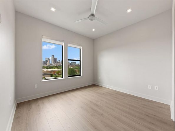 1900 S Ervay Street  311, Dallas Texas 75215