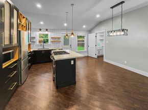 1108 E Russell Avenue , Carrollton Texas 75006