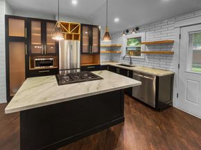 1108 E Russell Avenue , Carrollton Texas 75006
