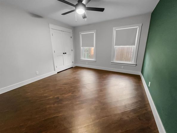 1108 E Russell Avenue , Carrollton Texas 75006