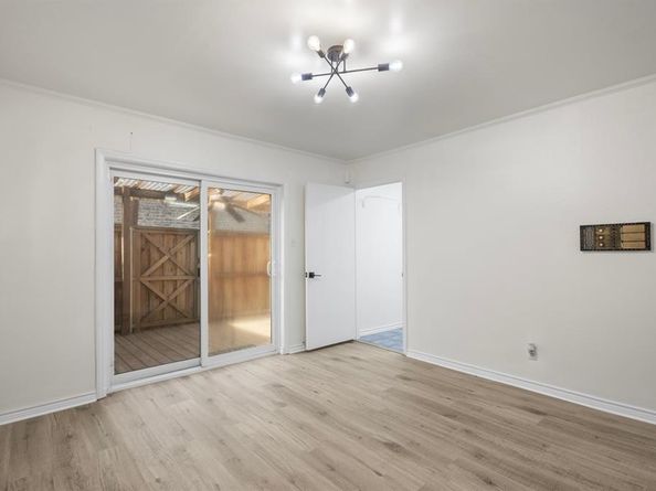 5907  Copperwood Lane  1138, Dallas Texas 75248
