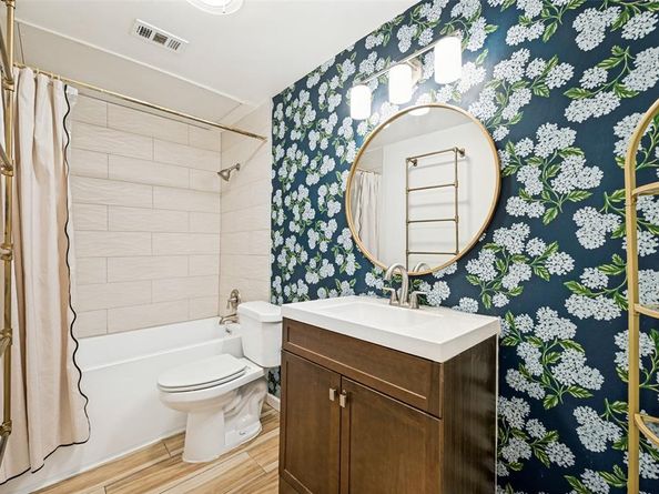 3105  San Jacinto Street  110, Dallas Texas 75204