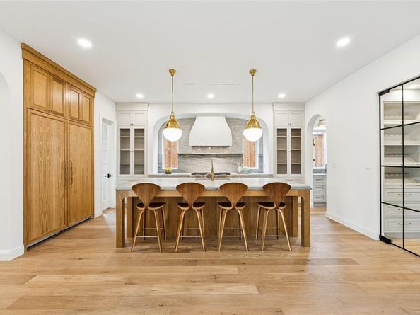 6860  Southridge Drive , Dallas Texas 75214
