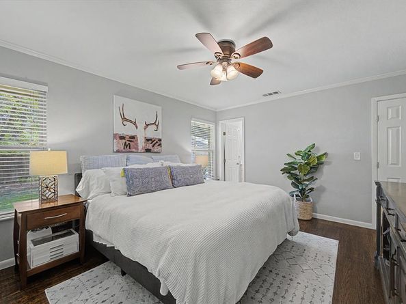 6238  Crestmont Drive , Dallas Texas 75214