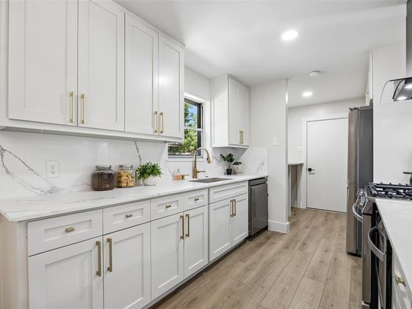 6225 N Jim Miller Road , Dallas Texas 75228
