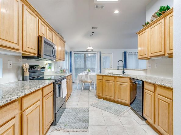 1519  Stratford Drive , Mansfield Texas 76063