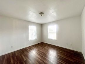 1919 E Ledbetter Drive , Dallas Texas 75216