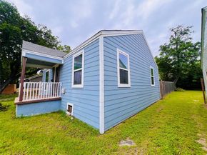 1919 E Ledbetter Drive , Dallas Texas 75216