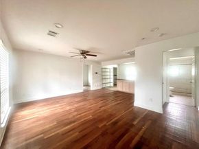 1919 E Ledbetter Drive , Dallas Texas 75216