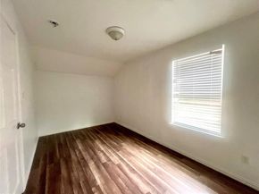 1919 E Ledbetter Drive , Dallas Texas 75216