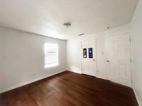 1919 E Ledbetter Drive , Dallas Texas 75216