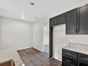 4800 W Lovers Lane  502, Dallas Texas 75209