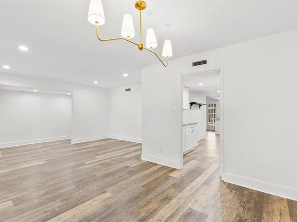 2814  Lindbergh Drive , Dallas Texas 75228