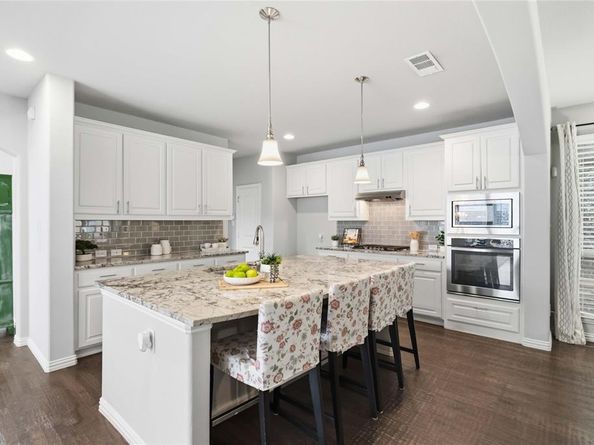1121  Montgomery Way , Argyle Texas 76226