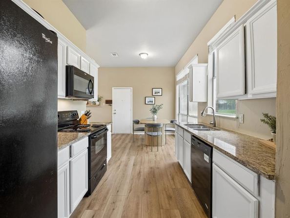 1419  Bogard Lane , Lewisville Texas 75077