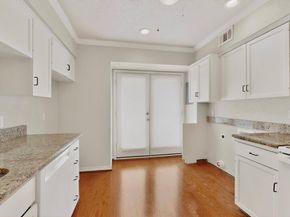 7820  Meadow Park Drive  215, Dallas Texas 75230