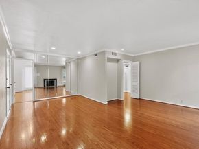 7820  Meadow Park Drive  215, Dallas Texas 75230