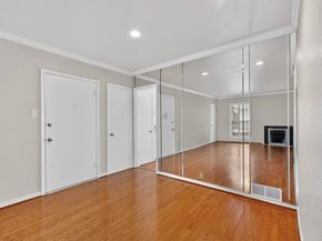 7820  Meadow Park Drive  215, Dallas Texas 75230