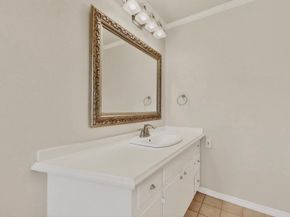 7820  Meadow Park Drive  215, Dallas Texas 75230