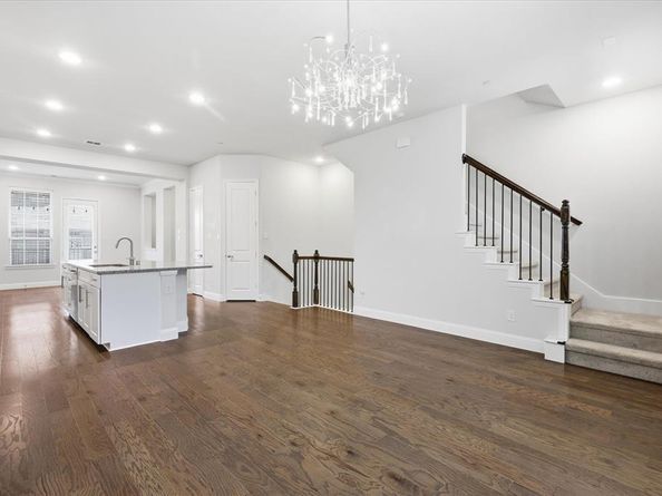 511 W Royal Lane , Irving Texas 75039