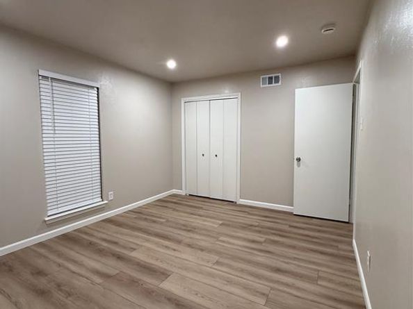 902 S Weatherred Drive  902F, Richardson Texas 75080