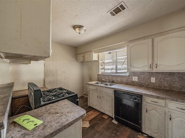 418  Longworth Boulevard , Duncanville Texas 75116