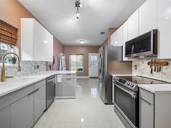 1407  Ranchview Court , Carrollton Texas 75007