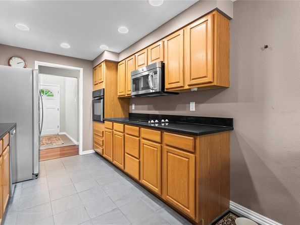 403 N Casa Grande Circle , Duncanville Texas 75116