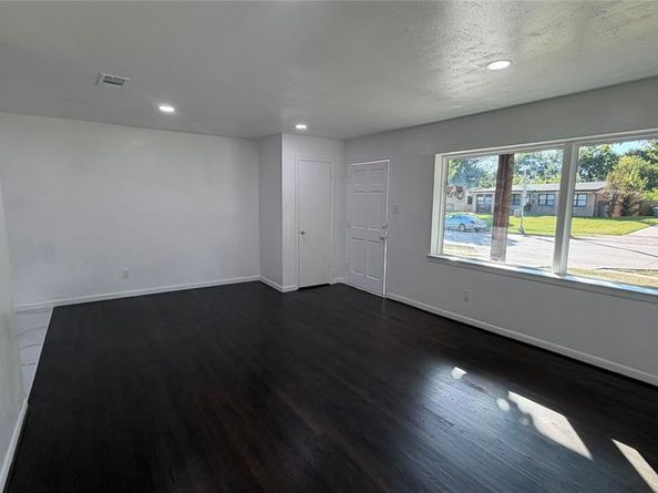 10816  Mandalay Drive , Dallas Texas 75228