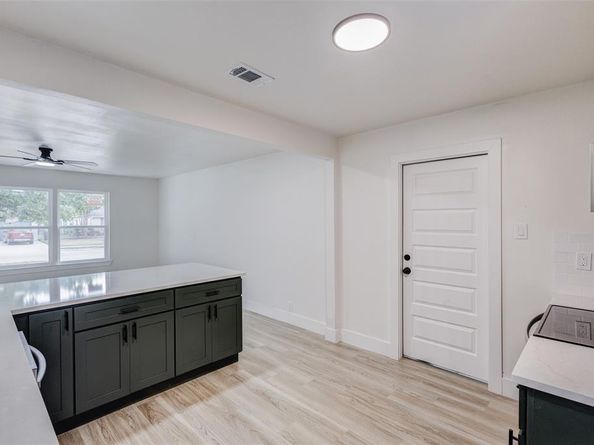 1011 E Alan Avenue , Carrollton Texas 75006