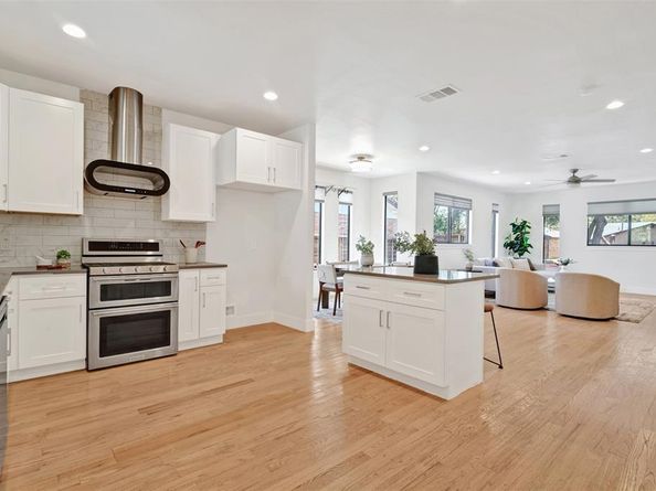 10827  Wallbrook Drive , Dallas Texas 75238