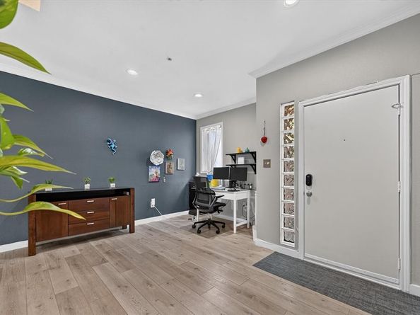 4040  Avondale Avenue  309, Dallas Texas 75219