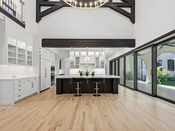 6941  Gaston Avenue , Dallas Texas 75214