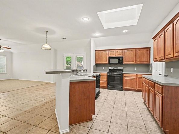 705  Fox Hunt Trail , Fort Worth Texas 76179