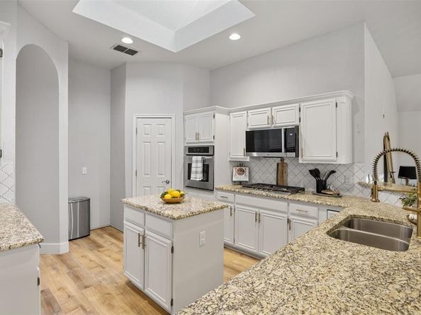 2102  Nugent Drive , Mansfield Texas 76063