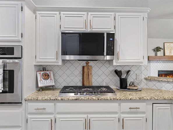 2102  Nugent Drive , Mansfield Texas 76063