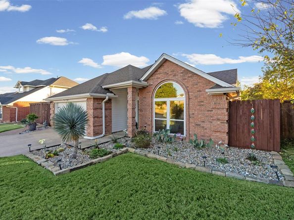 2102  Nugent Drive , Mansfield Texas 76063