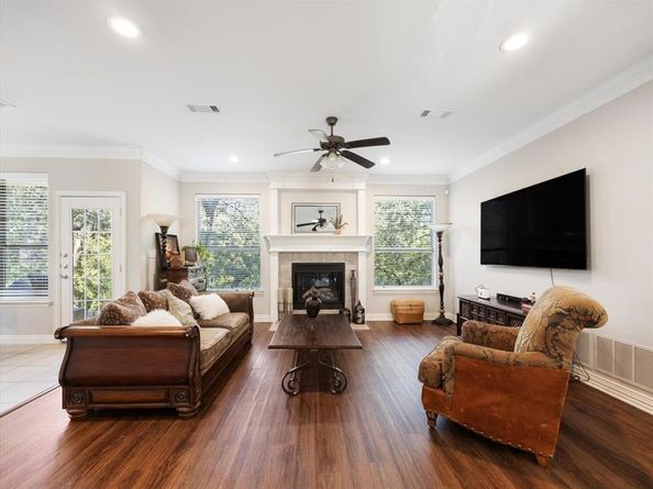 1512  Valley Creek Road , Denton Texas 76205