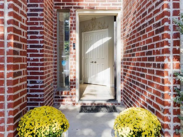 1512  Valley Creek Road , Denton Texas 76205