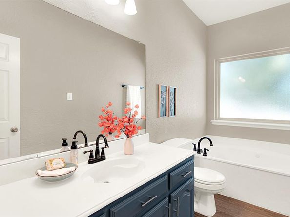 1001  Edison Lane , Allen Texas 75002