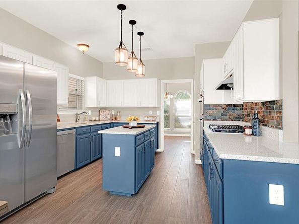 1001  Edison Lane , Allen Texas 75002