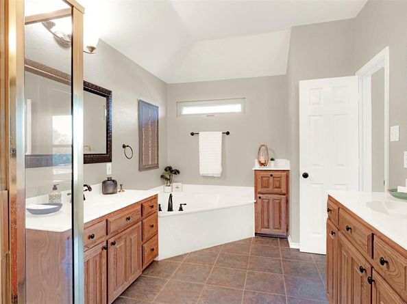 1001  Edison Lane , Allen Texas 75002