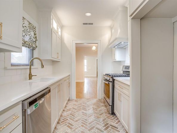 2209 W Rosedale Street S, Fort Worth Texas 76110
