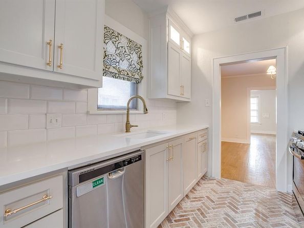 2209 W Rosedale Street S, Fort Worth Texas 76110