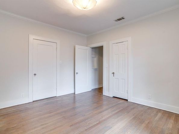 2209 W Rosedale Street S, Fort Worth Texas 76110