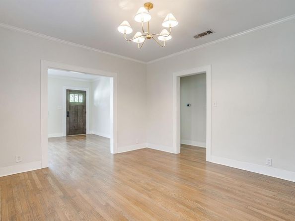2209 W Rosedale Street S, Fort Worth Texas 76110