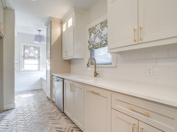 2209 W Rosedale Street S, Fort Worth Texas 76110