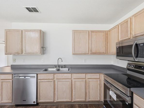 7604  Amsterdam Lane , Arlington Texas 76002