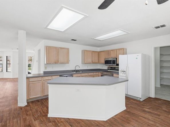 7604  Amsterdam Lane , Arlington Texas 76002